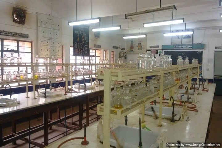Kendriya Vidyalaya No 2- Chemistry lab