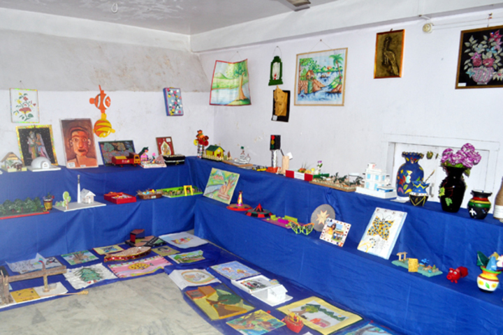Gurukul Grammar School - art and craft