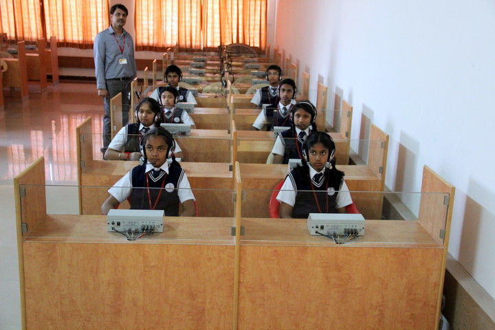 PES Public School-Communication Lab