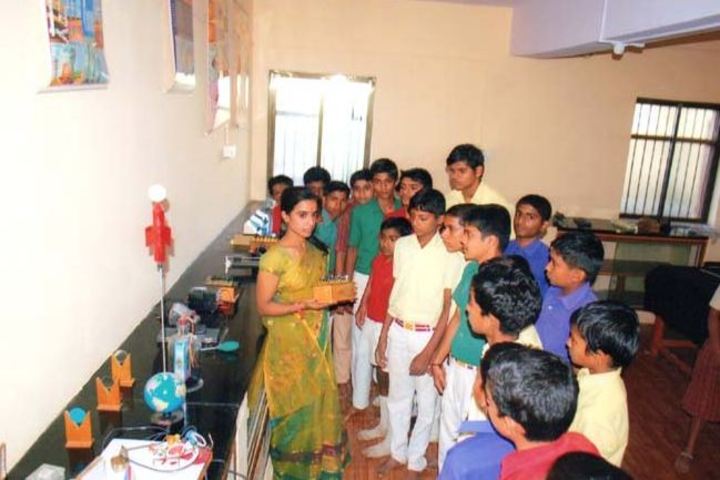 S B Darur Memorial English Medium School-Physics Lab