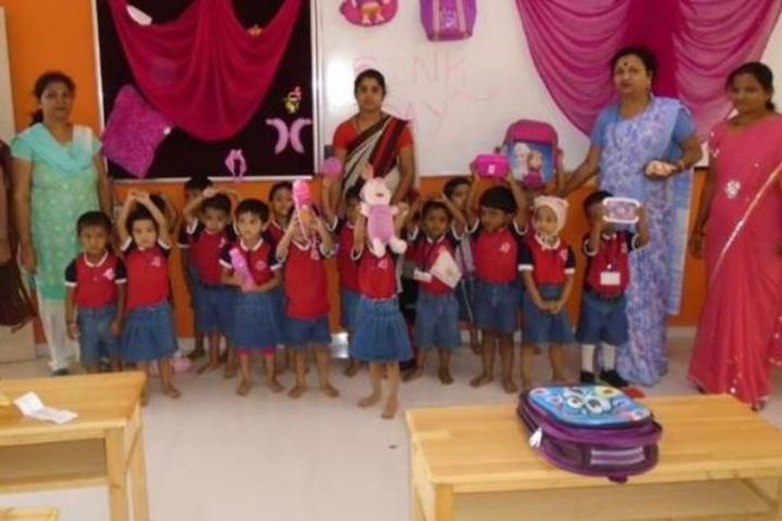 S R N Mehta School-Pink Day