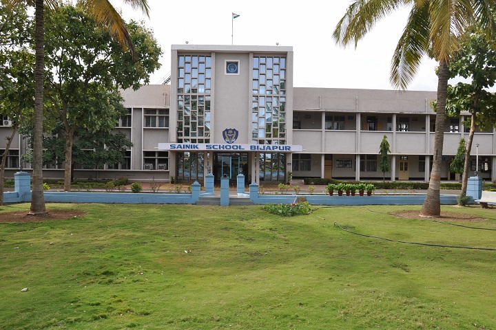 Sainik School-School Building