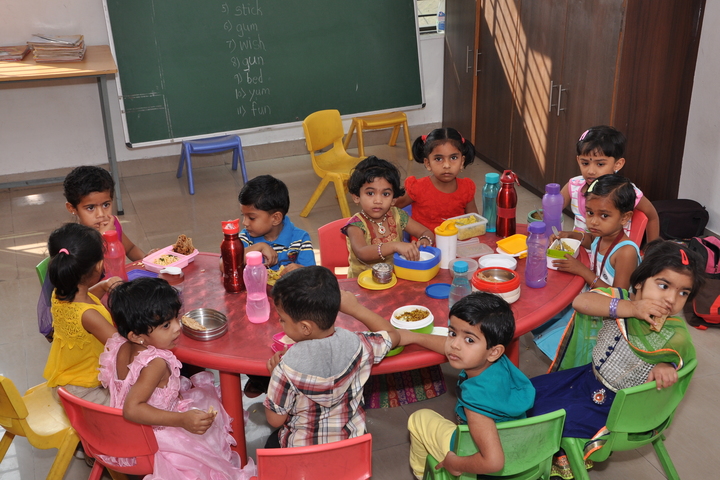 Sanganabasava Shishuniketan School-Lunch Area