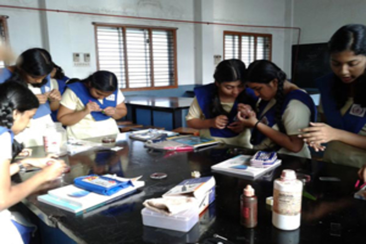 Sharada Vidyalaya-Physics-Lab