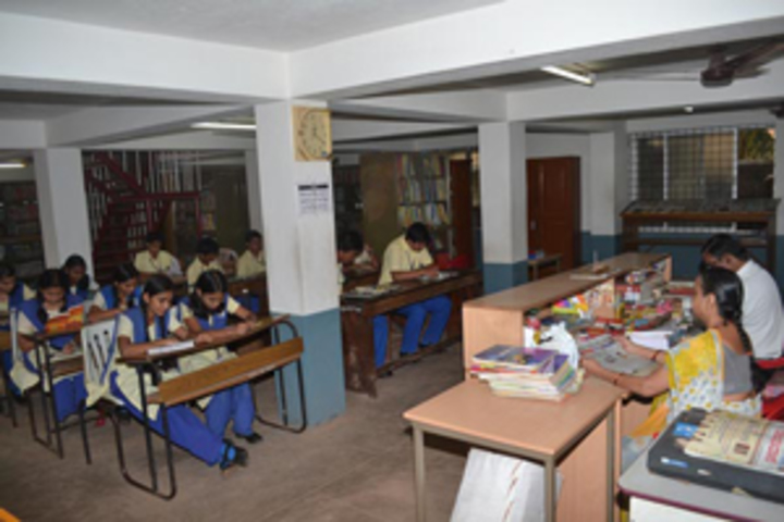 Sharada Vidyalaya-Library