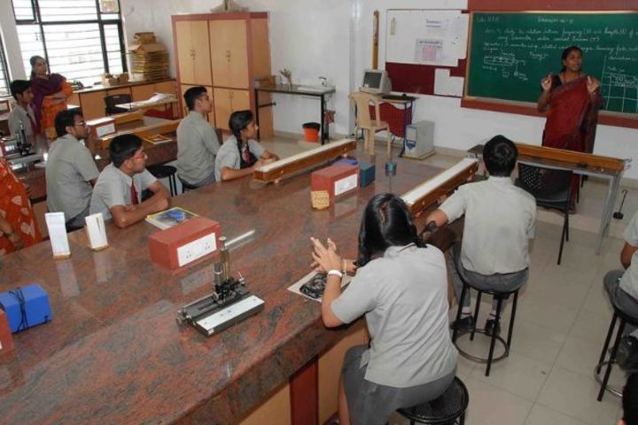 Sindhi High School-Physic-Lab