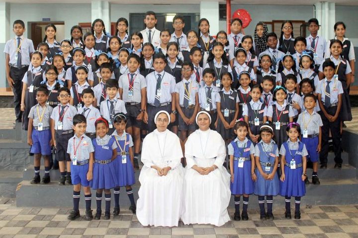 Akm Public School-Class Topper