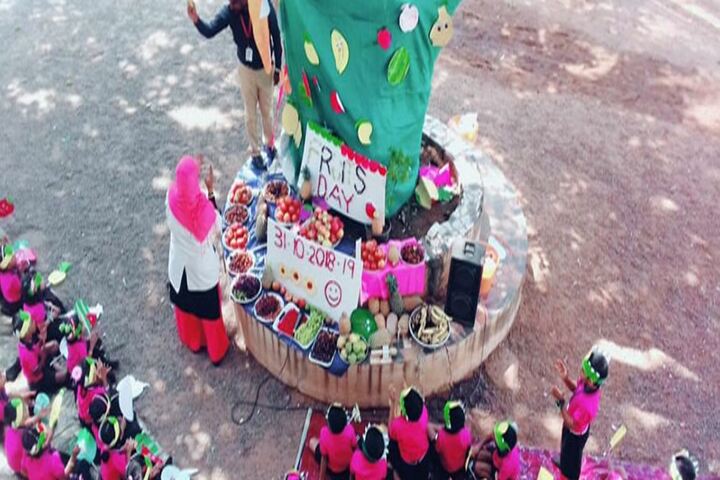 Al Falah English School-Fruits Day