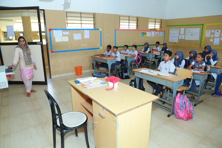 Amal Public School-Smart Classroom