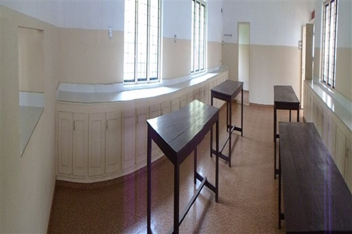 Amala Mary Rani Public School-Physics Lab