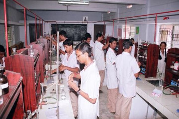 Amrita Vidyalayam-Chemistry Lab
