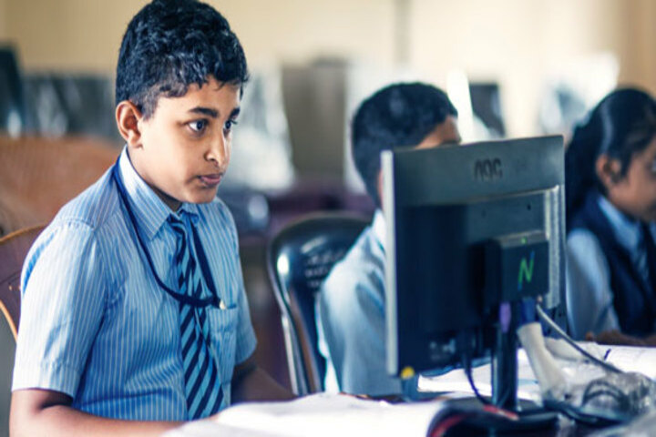 Anns English Medium School-Computer Lab