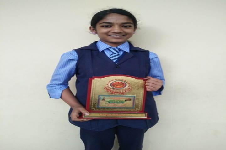 Anns English Medium School-Prizes in Drawing Competition