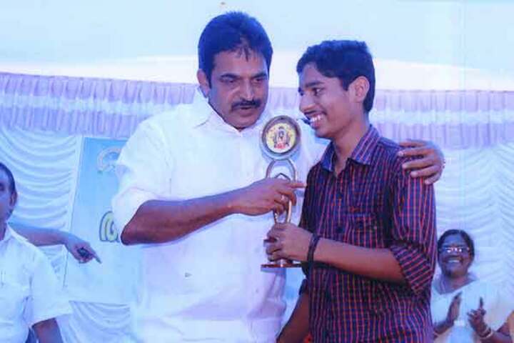Aravukad Sreedevi English Medium Secondary School-Prizes