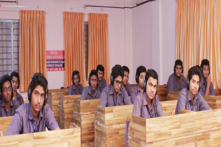 B M M English Medium School-Audio Visual Lab