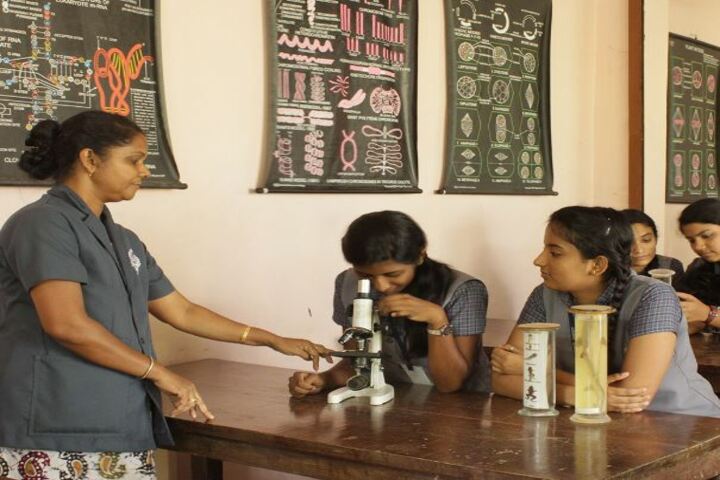 B M M English Medium School-Biology Lab