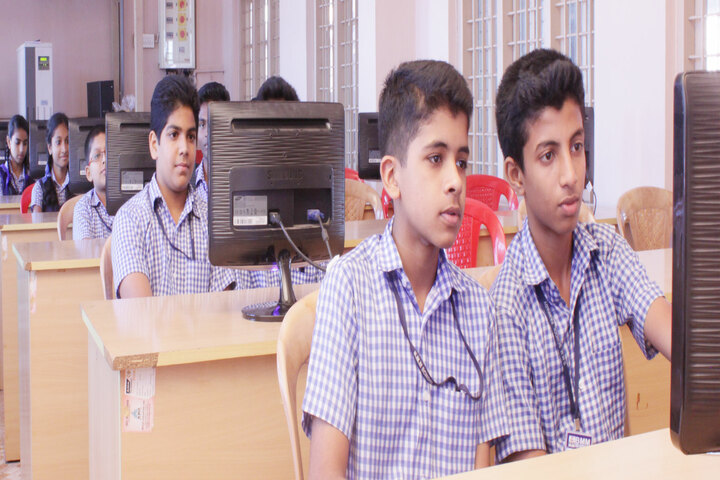 B M M English Medium School-Computer Lab