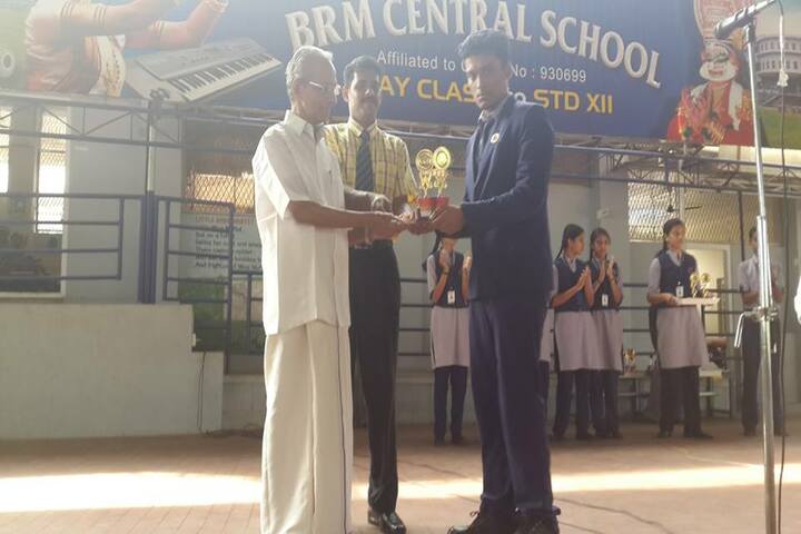 B M Memorial Central School-Prizes