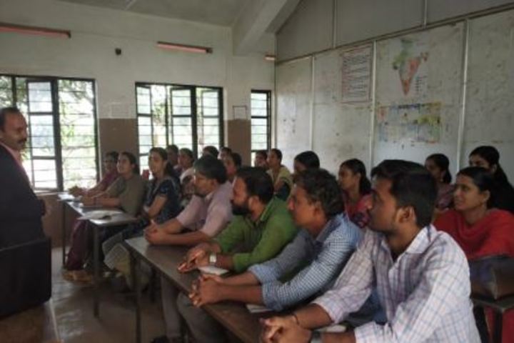 Bharatiya Vidya Bhavans School-Class Room