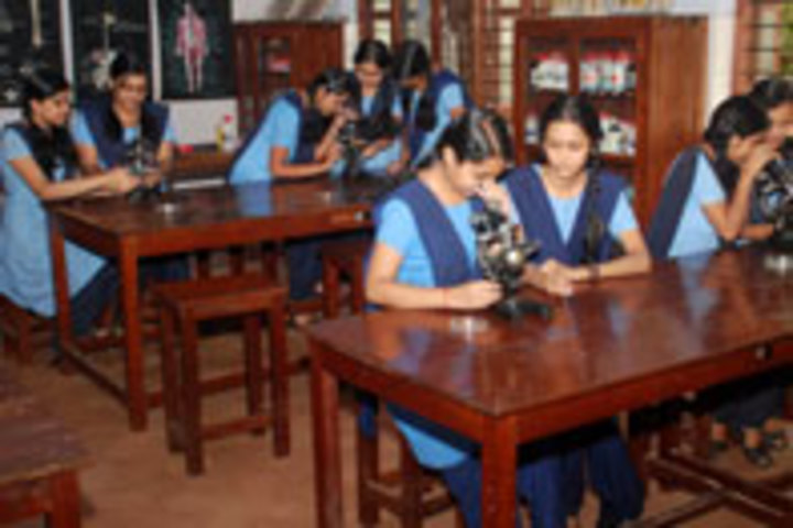 Bhavans Vidya Mandir-Biology Lab