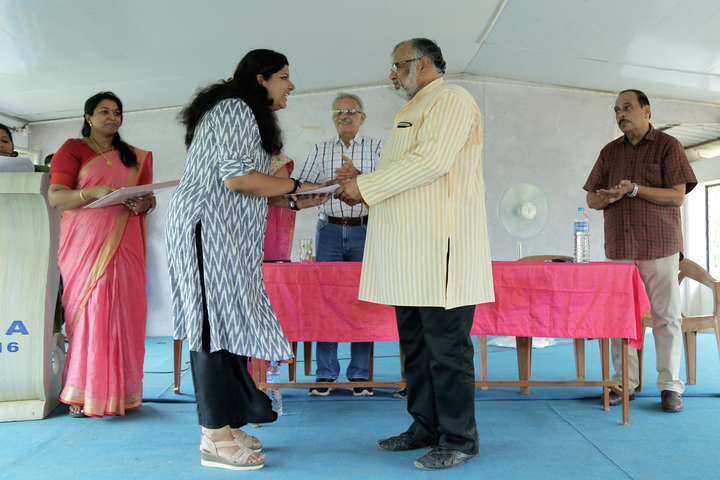 Bhavans Vidya Mandir-Prizes