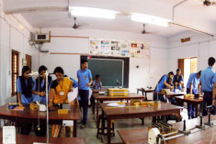 Bhavans Munshi Vidyashram-Lab