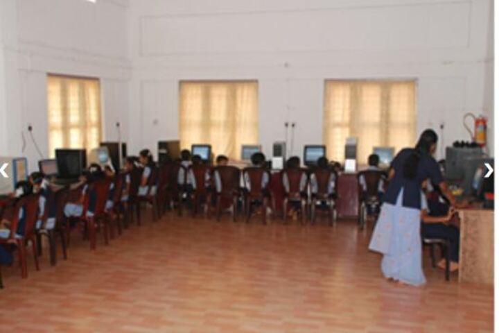 Carmelgiri English Medium School-Computer Lab