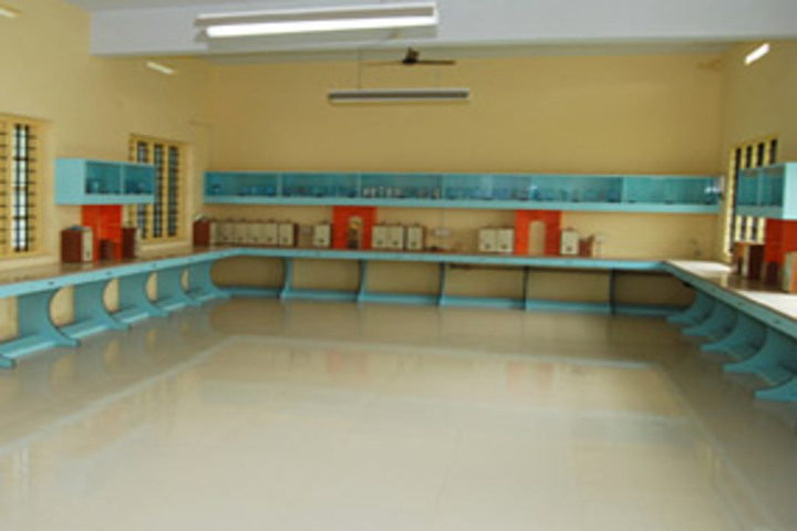 Chavara Darshan CMI Public School-Physics Laboratory