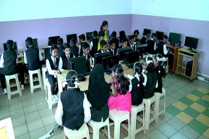 Cherupushpam English Medium School-Computer Lab