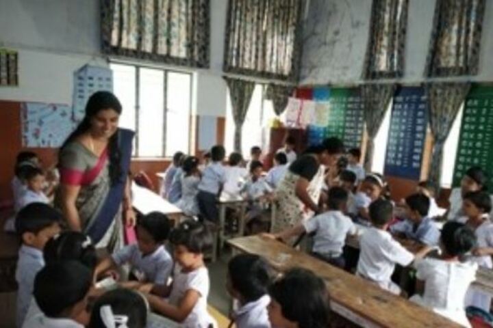 Chinmaya Vidyalaya-Classroom Activity