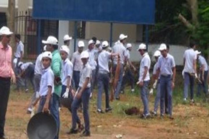 Chinmaya Vidyalaya-Planting
