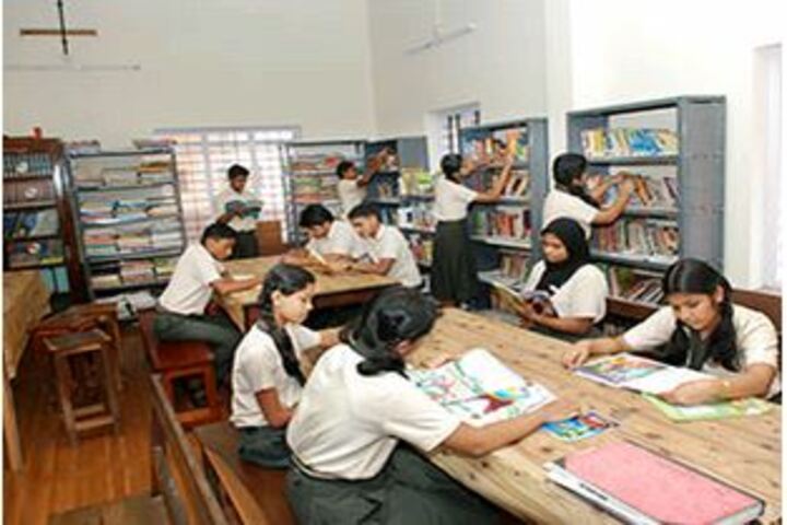 Christva Mahilalayam Public School-Library
