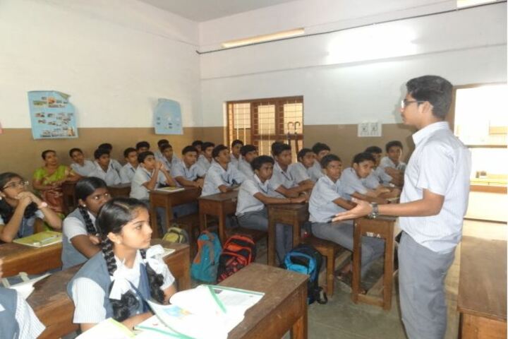 Cluny Public School-Classroom