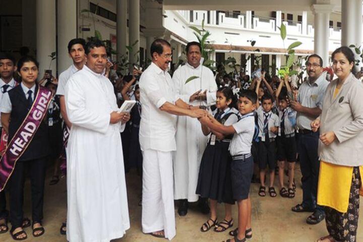 CMI Christ School-Presentations