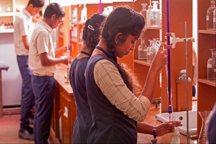 Crescent Public School-Chemistry Lab