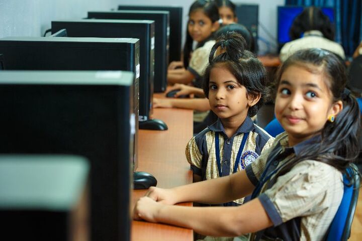 Crescent Public School-Computer Lab