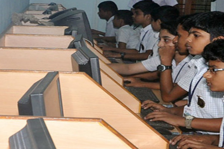 Darul Aman English Medium Senior Secondary School-Computer Lab