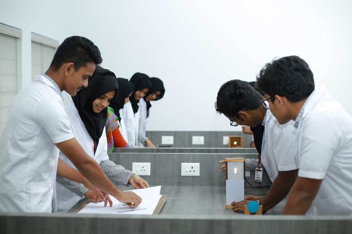 Dayapuram Residential School-Physics Lab