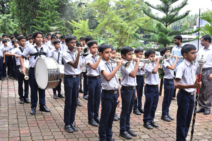 Hira Residential School-Band Set