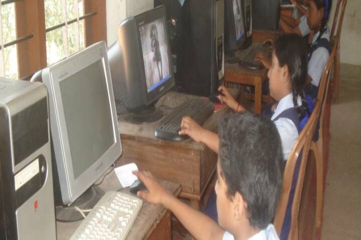 Holy Cross School-Computer Lab