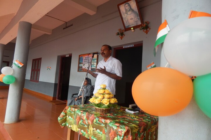 Holy Family Convent Public Scool-Independence Day