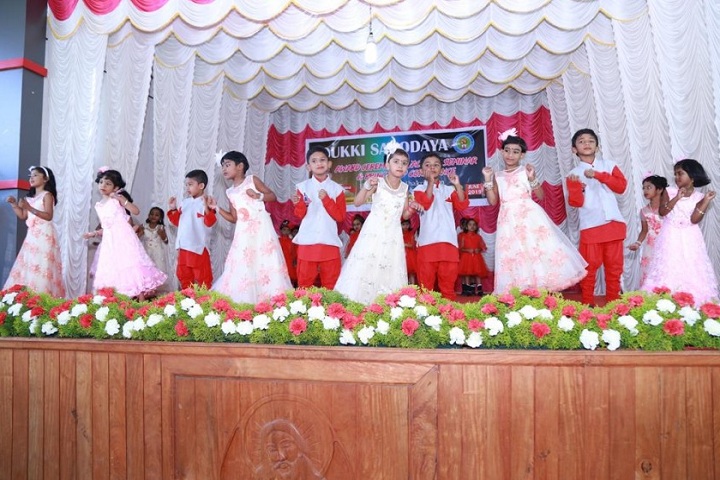Holy Family Public School-Dance
