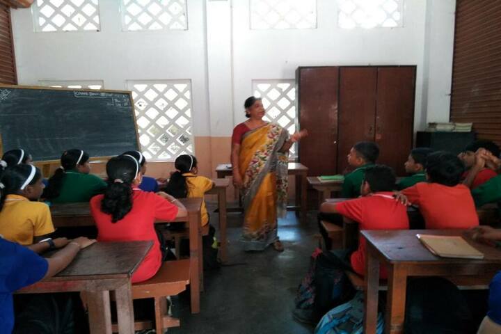 Holy Kings Public School-Classroom
