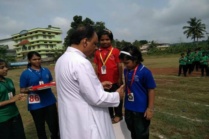 Holy Kings Public School-Prize Distribution