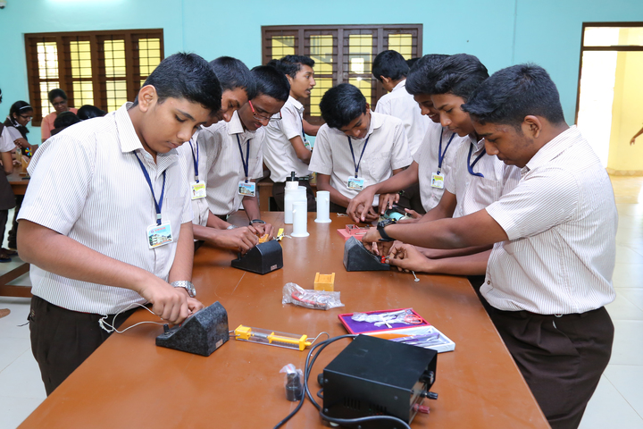 Holy Spirit Public School-Physics Lab