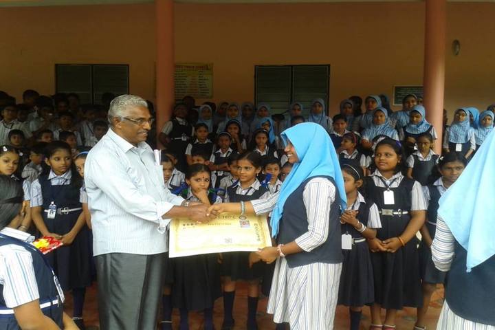 Huda Trust Public School-Prize Distribution
