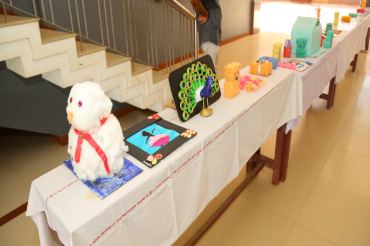 I S D English School-Art Exhibition