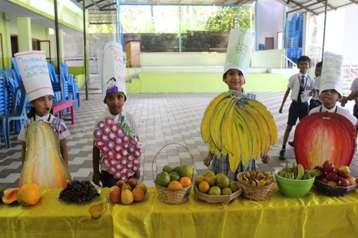 K P M Model School-Fruit Fest