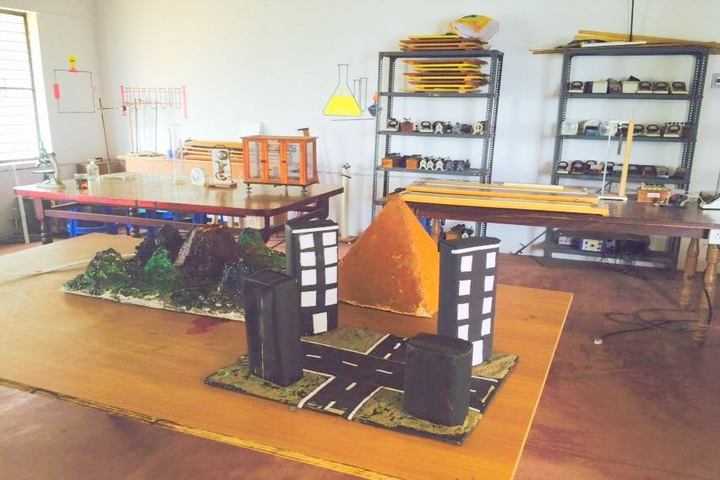 Kaoser English School-Physics Lab