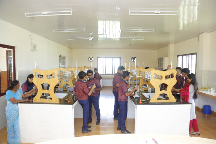 Mar Thoma Public School-Chemistry Lab